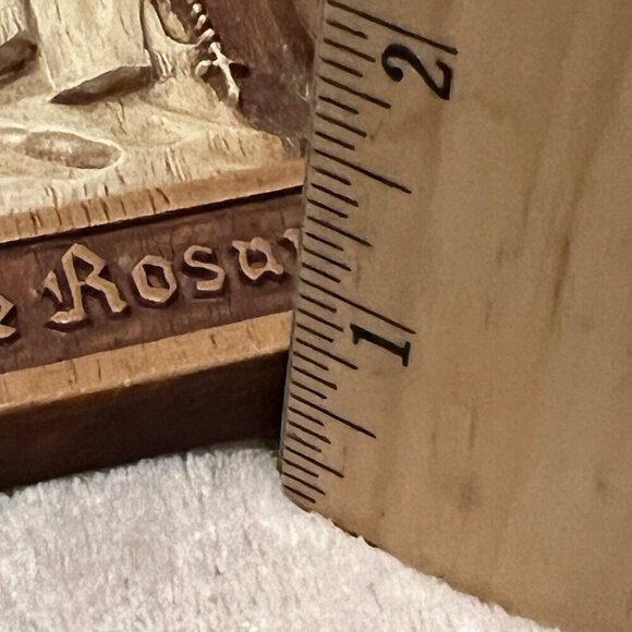 Our Lady of the Rosary" Virgin and Child Bas Relief Wall Hanging - Vintage | Vin - Picture 13 of 13